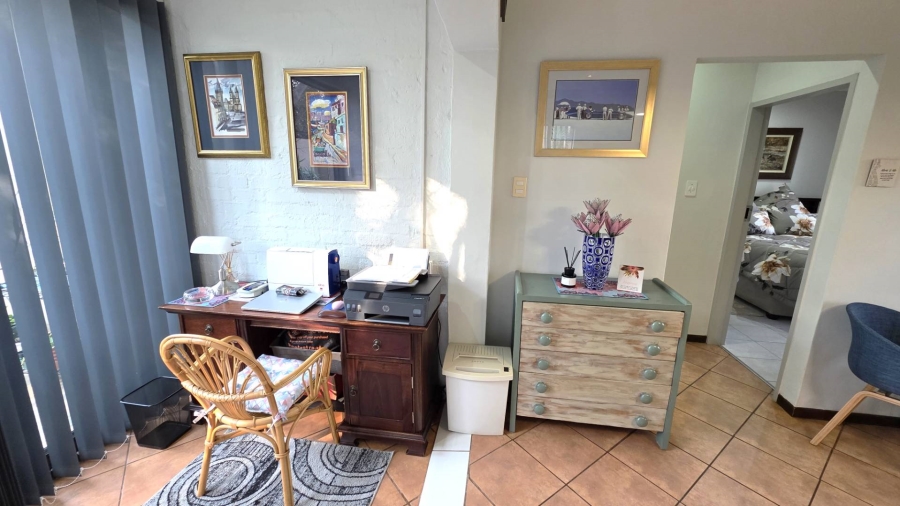 2 Bedroom Property for Sale in The Coves North West